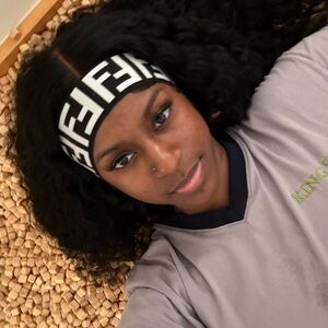 Meet your Posher, Chrishauna